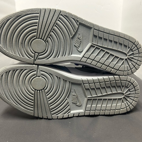 Size 12 - Jordan 1 Retro OG High Hyper Royal - Picture 7 of 8